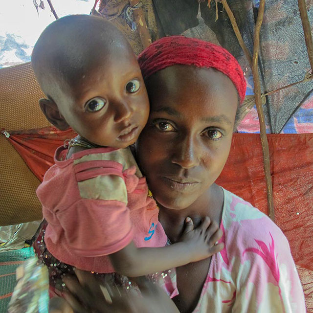 East Africa Drought 2011, woman and child