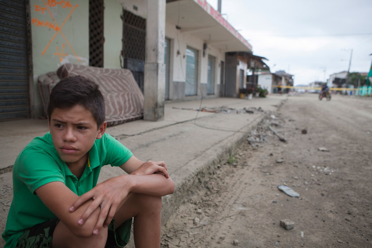 kid in Ecuador after the earthquake