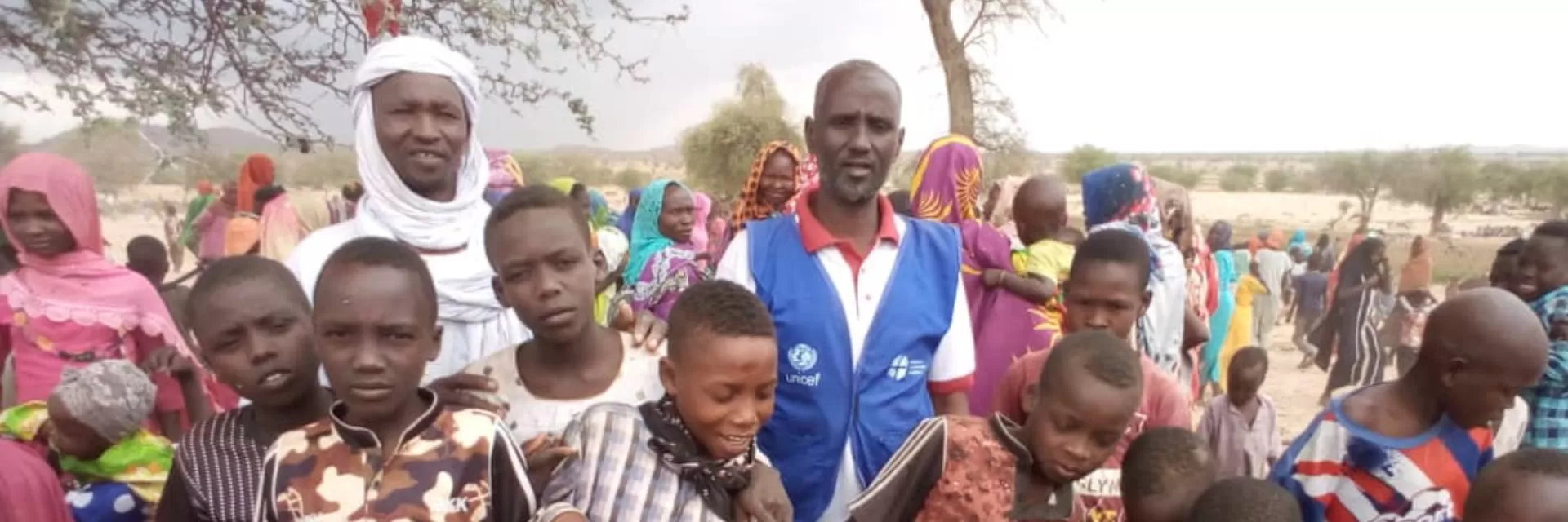 Des enfants dans un groupe de réfugiés soudanais